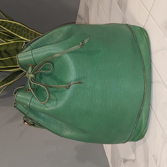 SOLD - Authentic Louis Vuitton - Picture 9 of 14